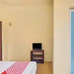 Oyo 91755 Priska Kost Dan Homestay