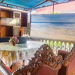 Oyo 91755 Priska Kost Dan Homestay