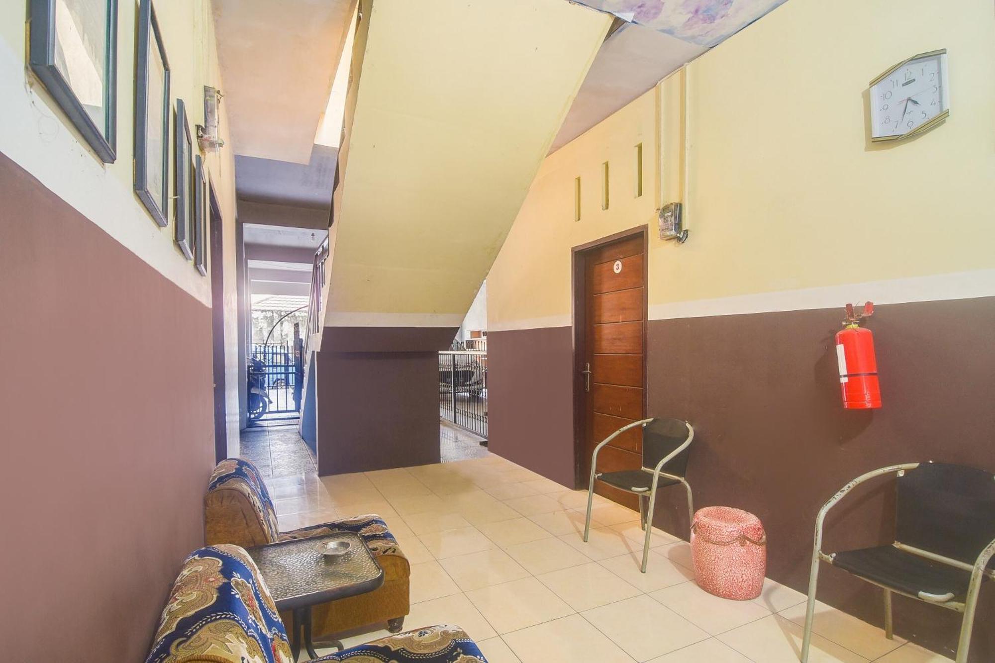 Oyo 91755 Priska Kost Dan Manado
