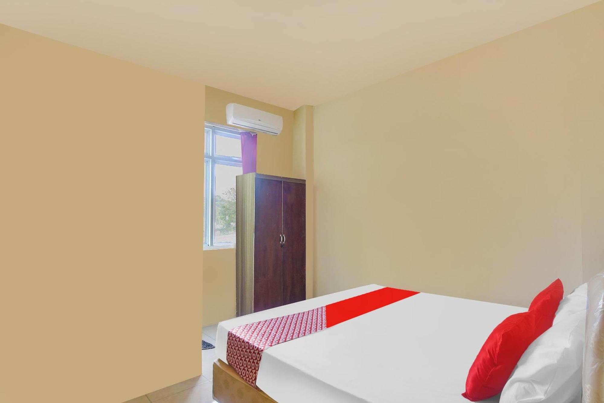 Hotel Oyo 91755 Priska Kost Dan Manado